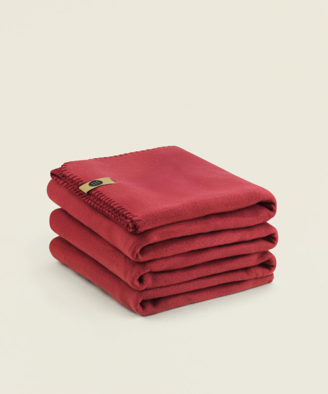 Κουβέρτα fleece σε κόκκινο χρώμα 200x220 εκ.